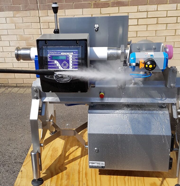 Stealth Meat Pump Pipeline metalldetektor tåler kraftig spyling ved rengjøring.